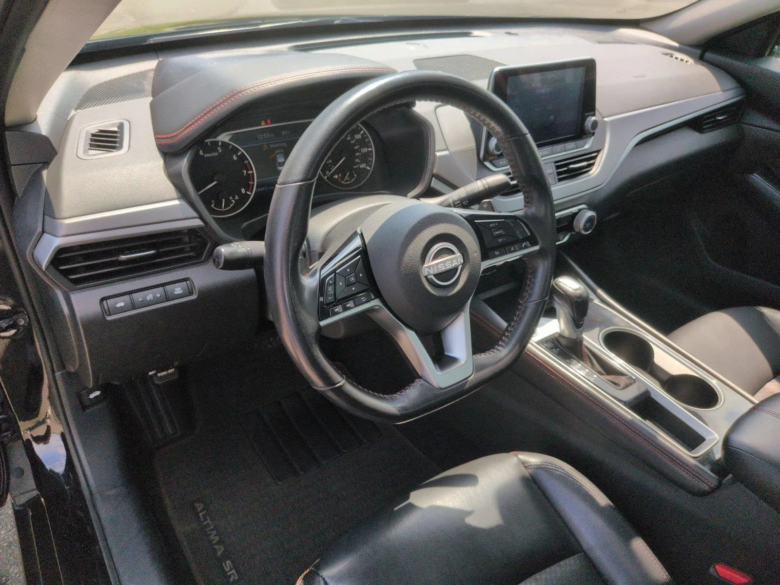 Used 2024 Super Black Nissan 2.5 SR image 19