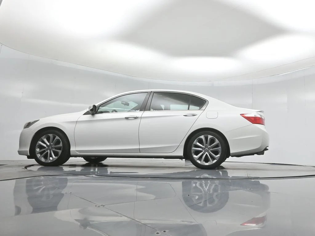 Used 2013  Honda Sport image 47