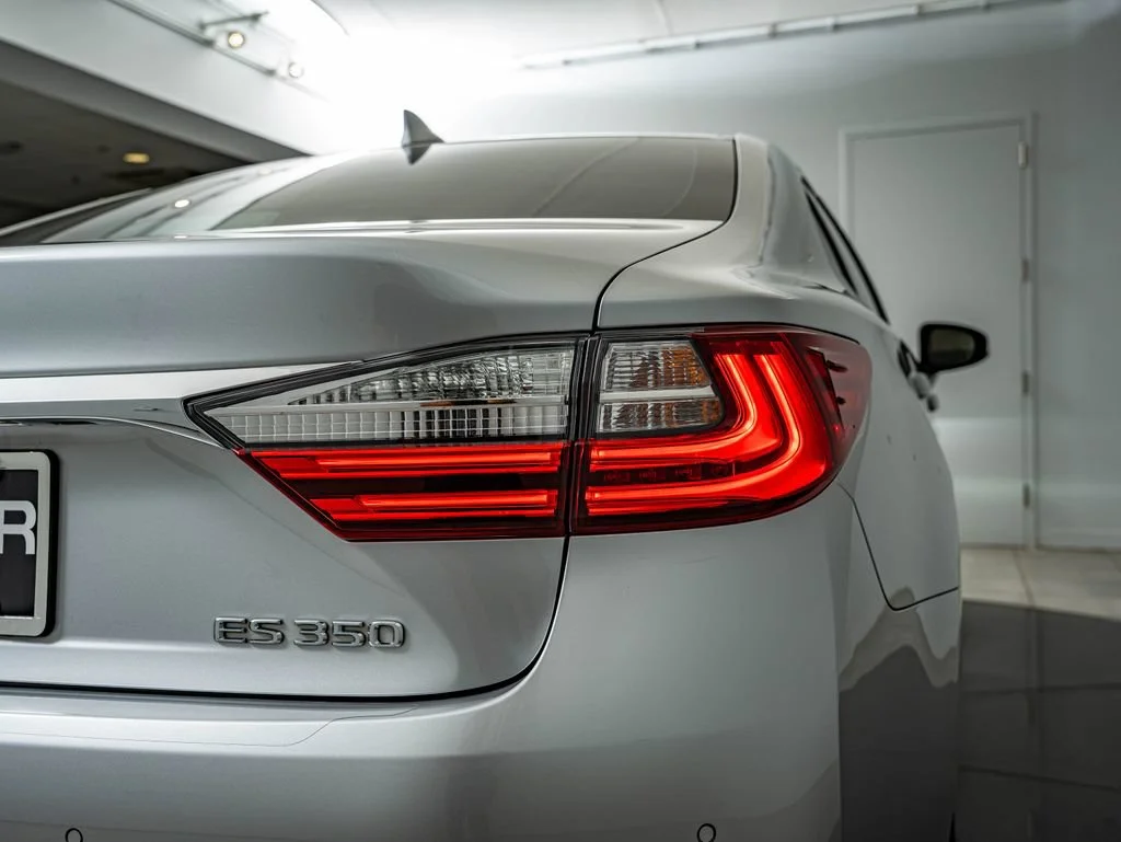 Used 2018 Silver Lexus 350 image 15