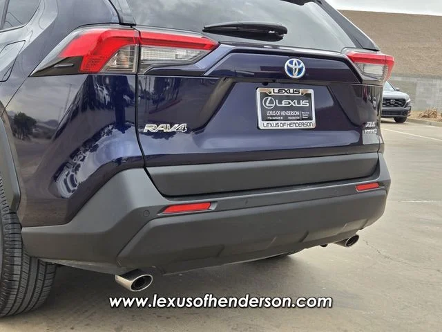Used 2021 Blue Toyota XLE Premium image 5