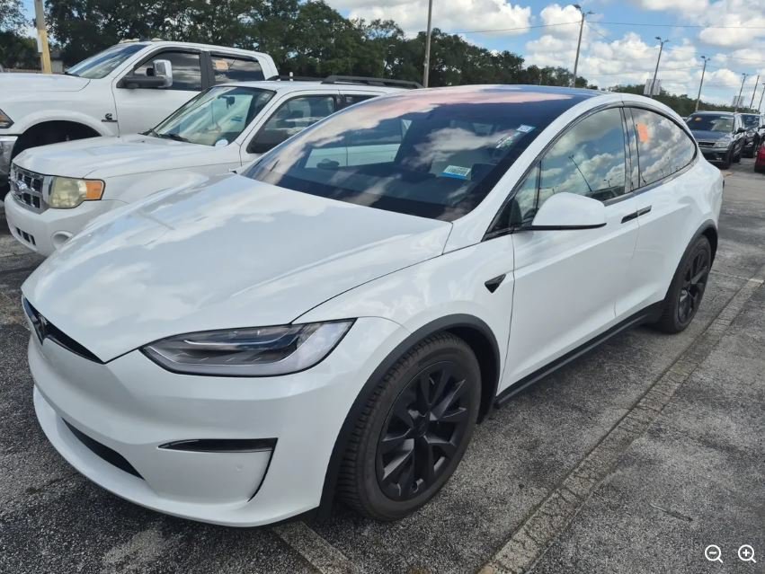 Used 2022 White Tesla Plaid image 1