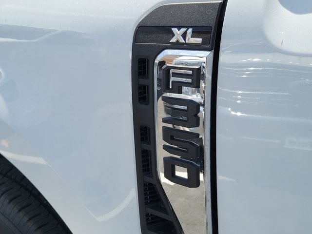 New 2026 White Ford F350 4X2S/CCCSR image 25