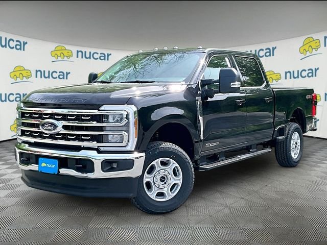 New 2026 Agate Black Metallic Ford XLT image 3