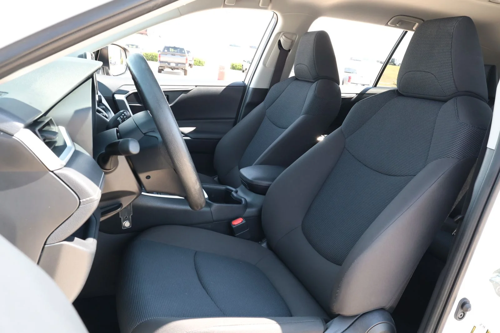 Used 2025 White Toyota LE image 27