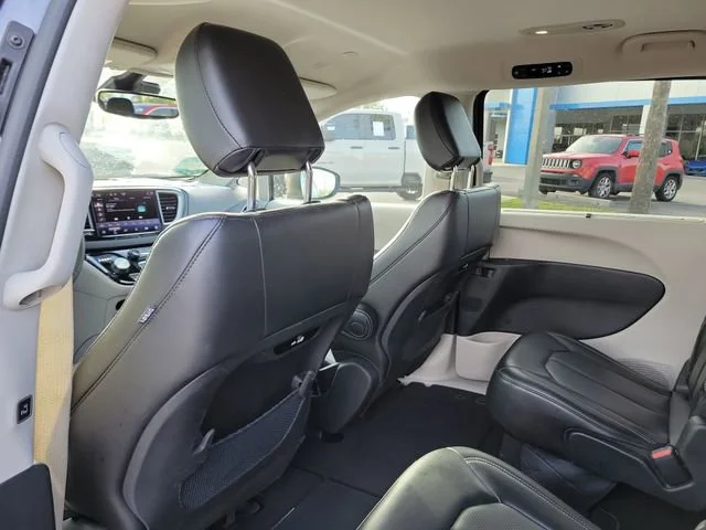 Used 2023 Granite Crystal M Chrysler Touring L image 10