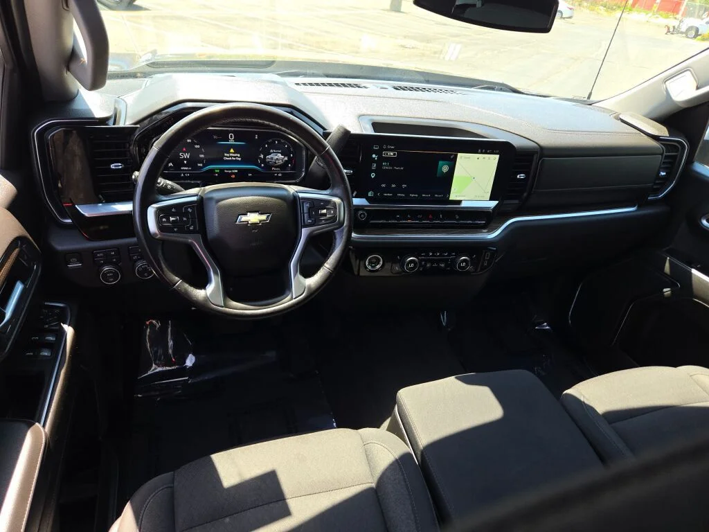Used 2022 Gray Chevrolet LT image 19