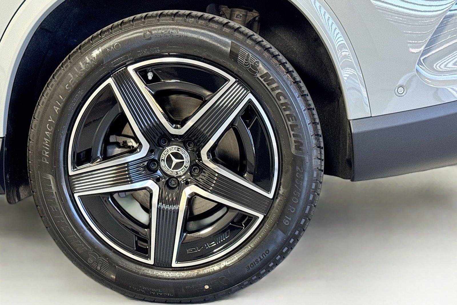 New 2026 Manufaktur Alpine Grey Mercedes-Benz GLC 300 image 28