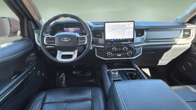 Used 2022  Ford XLT image 10