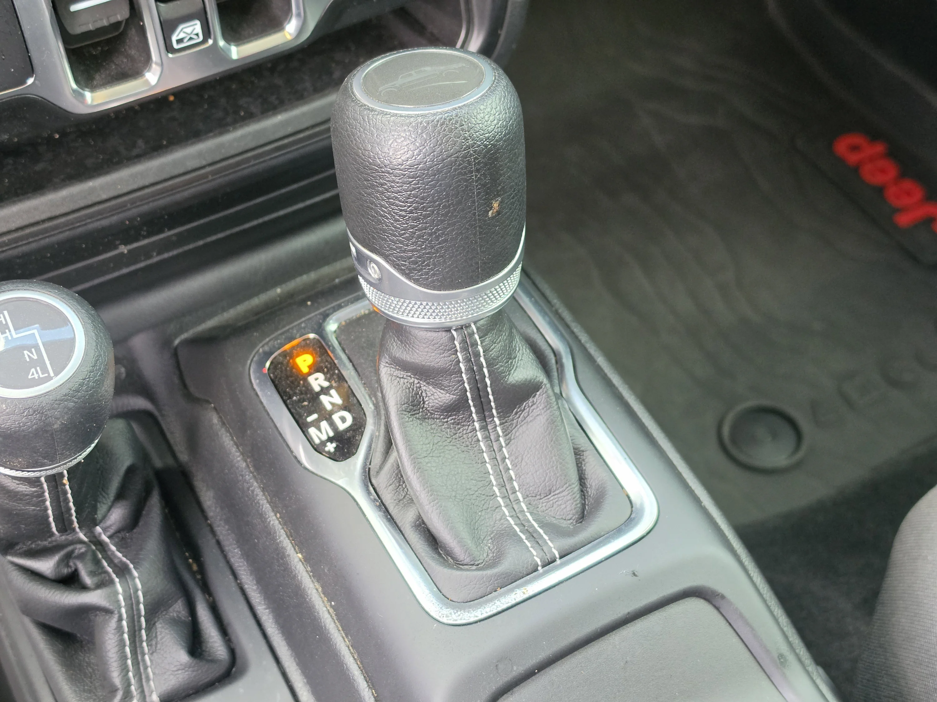 Used 2023 Sting-Gray Clearcoat Jeep Overland image 27