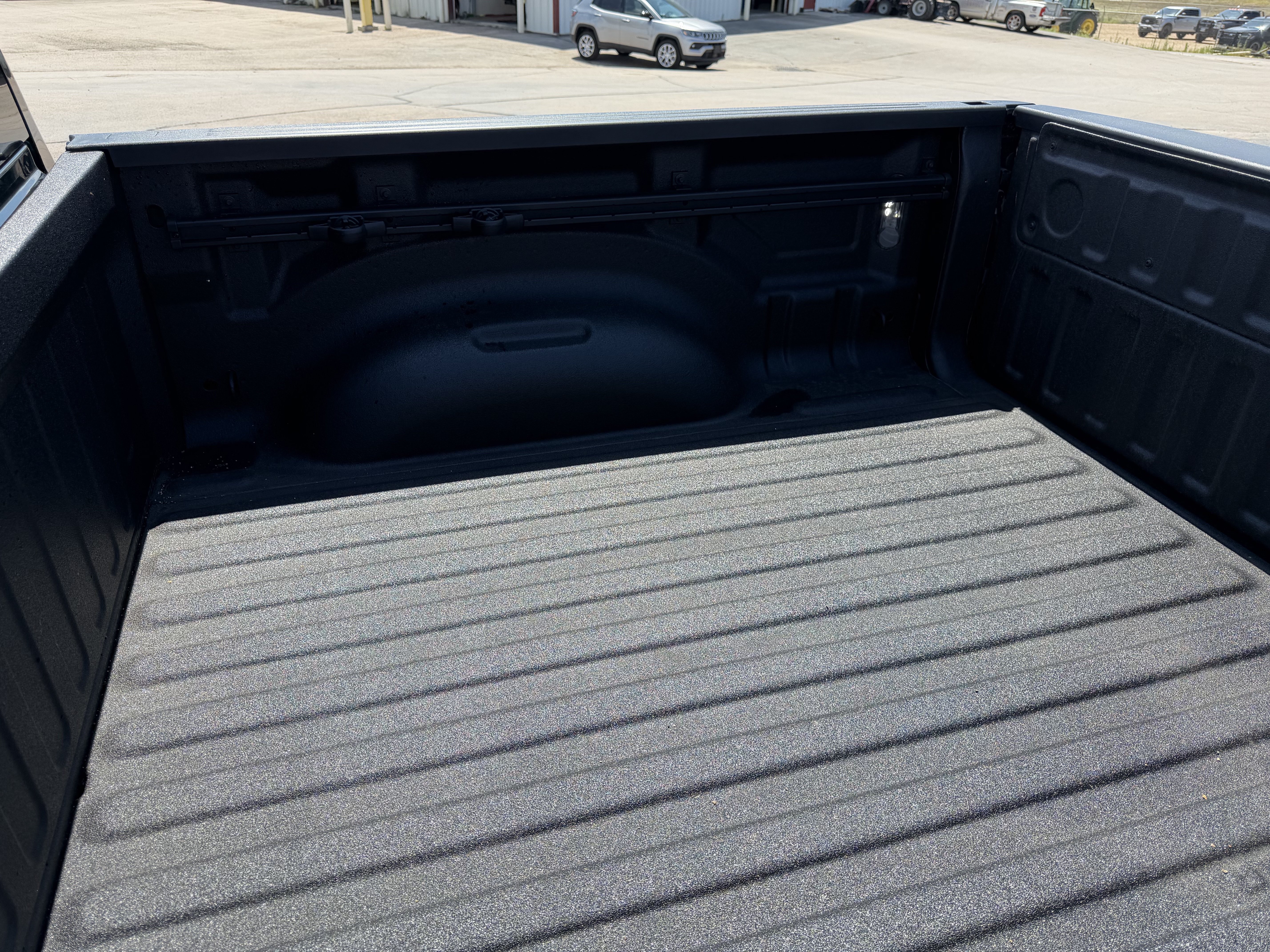 New 2026 Serrano Green Metallic Ram Laramie image 34