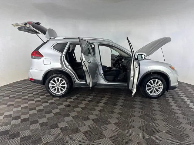 Used 2017 Silver Nissan SV image 13