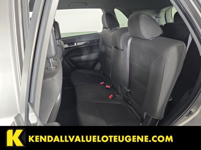 Used 2014 Silver Kia LX image 17