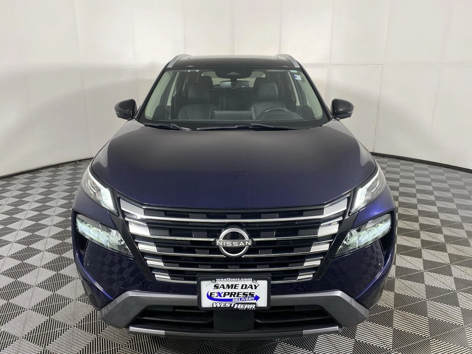 Used 2024 Deep Ocean Blue Pearl/Super Black Nissan SL image 2