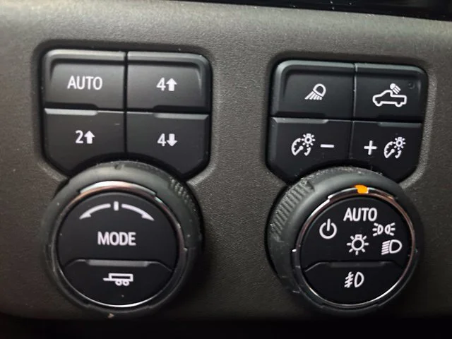 Used 2025 Summit White Chevrolet RST image 8