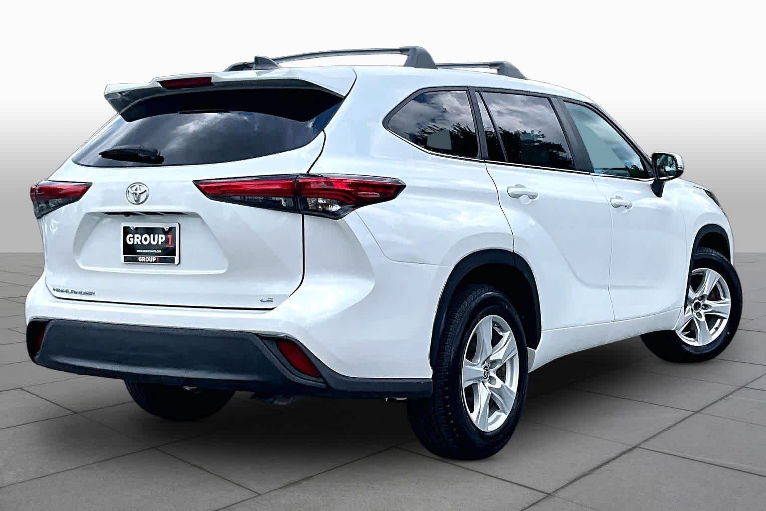 Used 2023 Wind Chill Pearl Toyota LE image 13