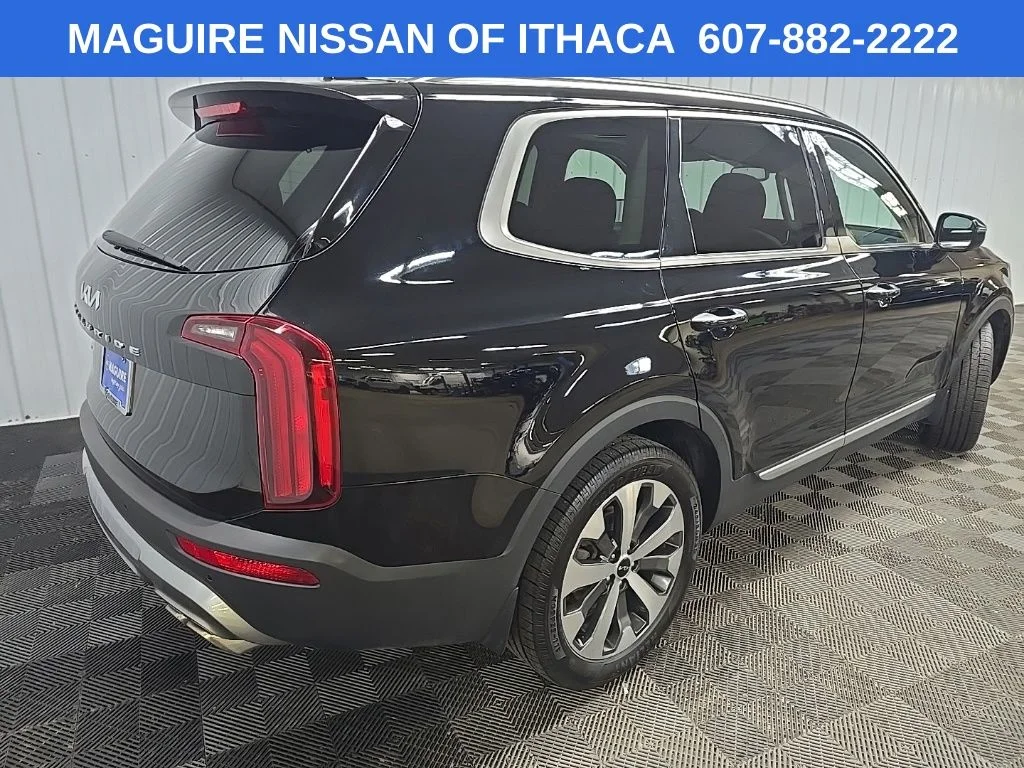 Used 2022  Kia SX image 10