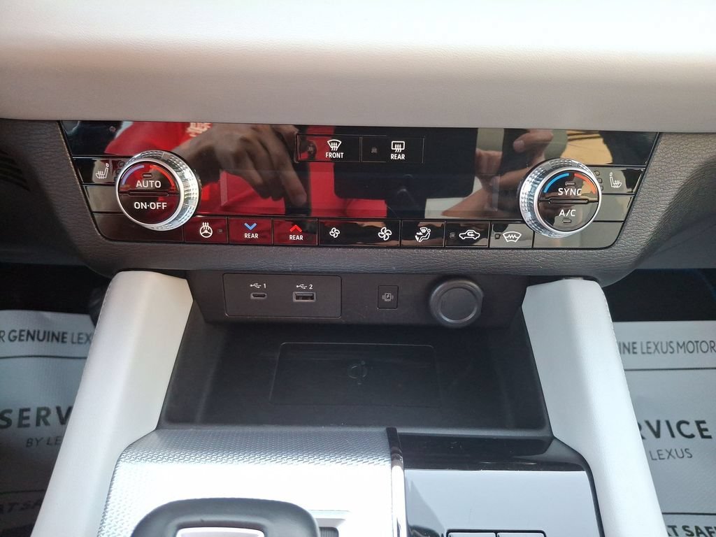 Used 2024 Mitsubishi Outlander Plug-In Hybrid SUV