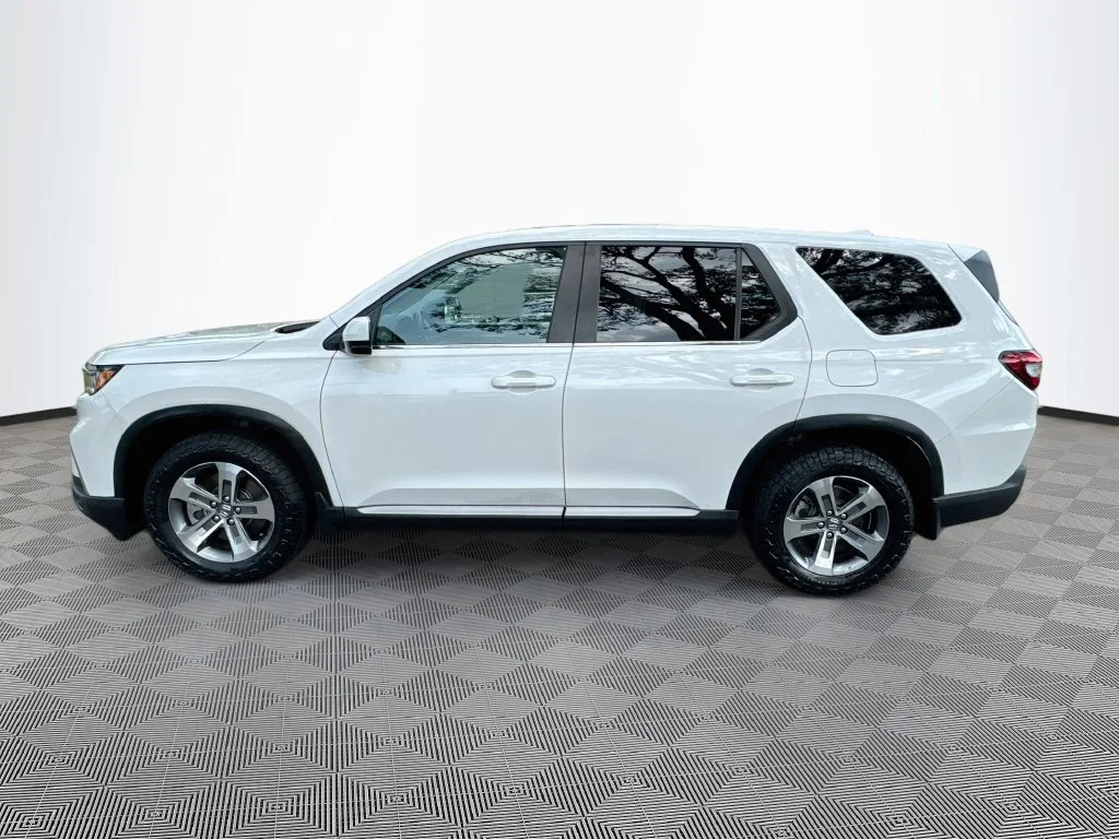 Used 2024  Honda EX-L image 9