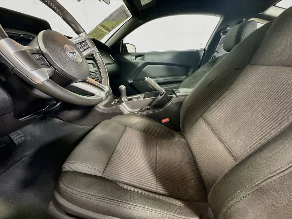 Used 2014 Race Red Ford V6 image 18