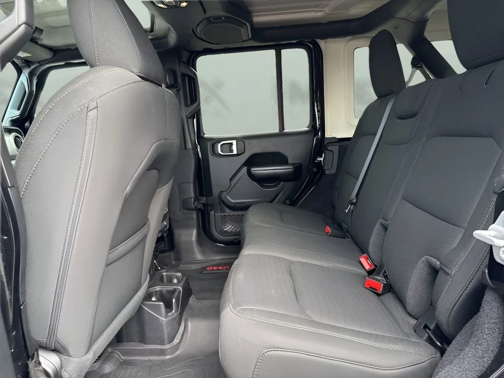 Used 2021 Black Jeep Unlimited Sport S image 10