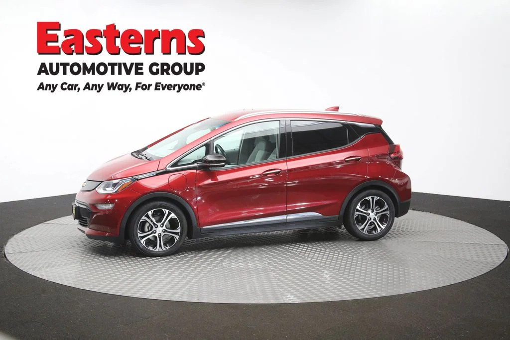 Used 2018 Red Chevrolet Premier image 60