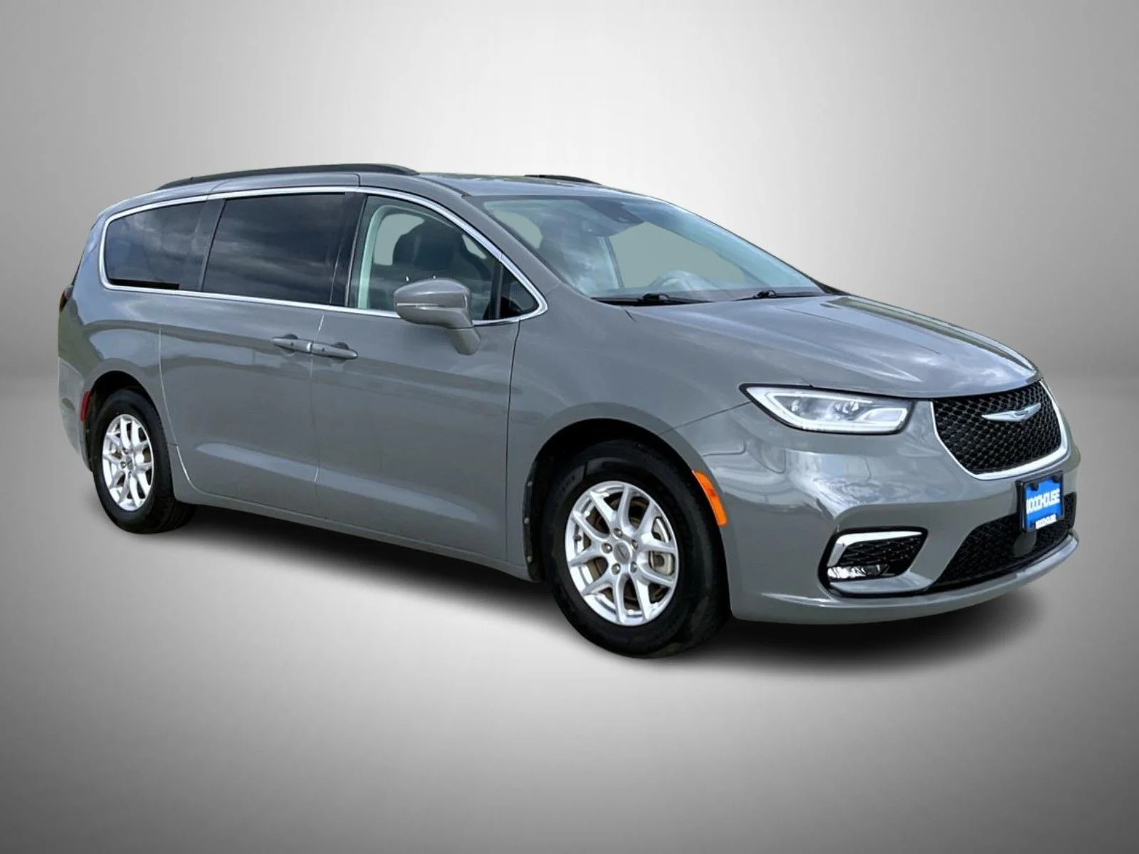Used 2022 White Chrysler Touring L image 3