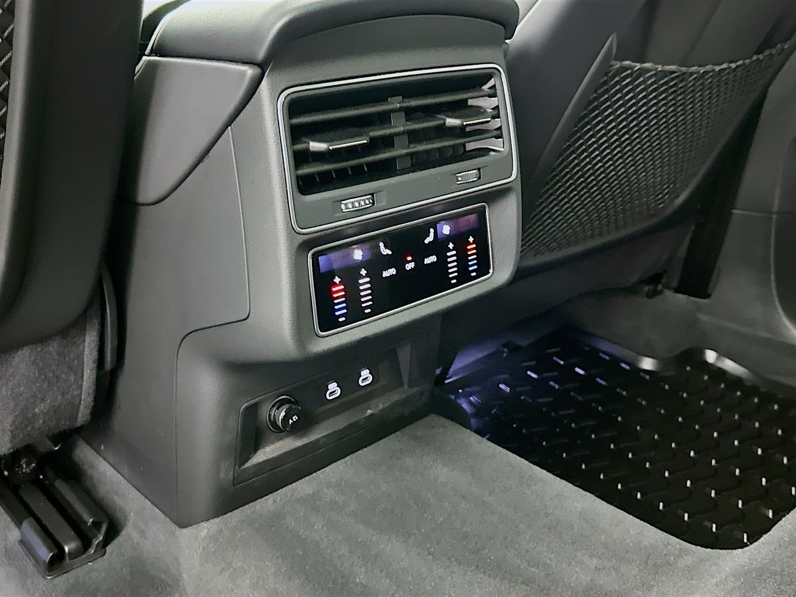 Used 2025 Mythos Black Metallic Audi 55 Premium Plus image 27