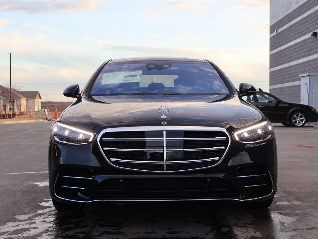 New 2026 Black Mercedes-Benz S 580 image 2