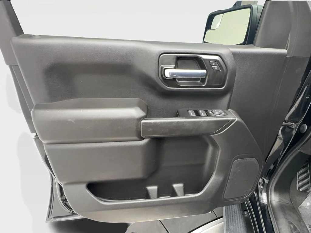 Used 2022 Black Chevrolet Custom image 35