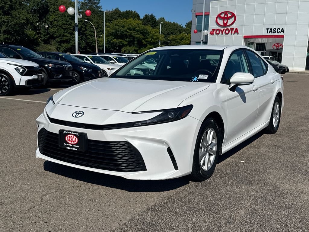 Used 2025 White Toyota LE image 3