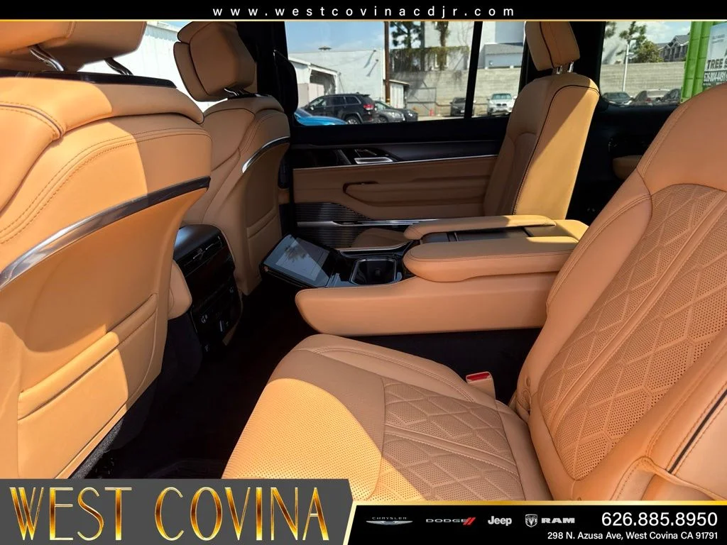 New 2026 High Gloss Black Jeep Summit Reserve image 27