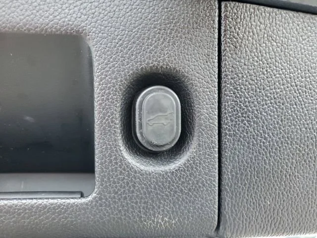 Used 2019 SHADOW GRAY METALLIC Chevrolet Premier image 31