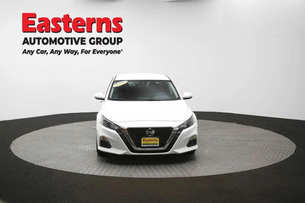 Used 2022 White Nissan 2.5 S image 50