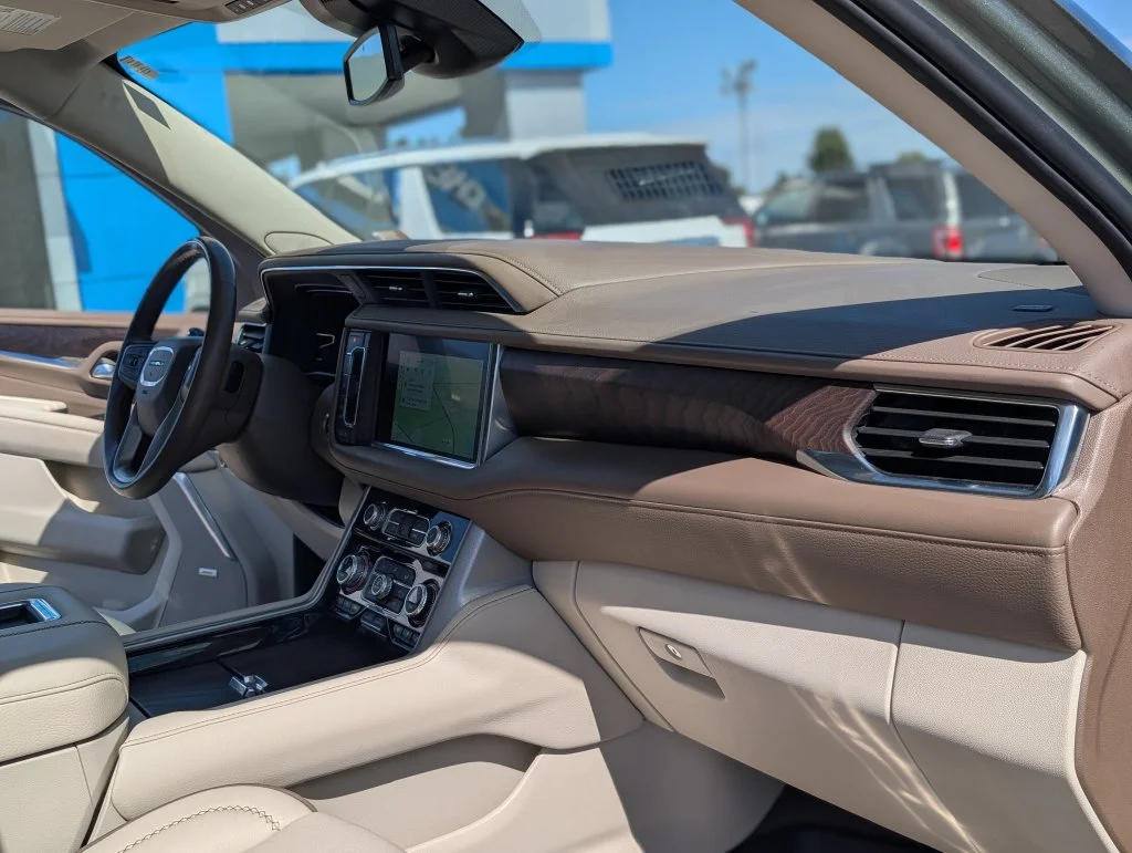 Used 2023 Green GMC Denali image 43