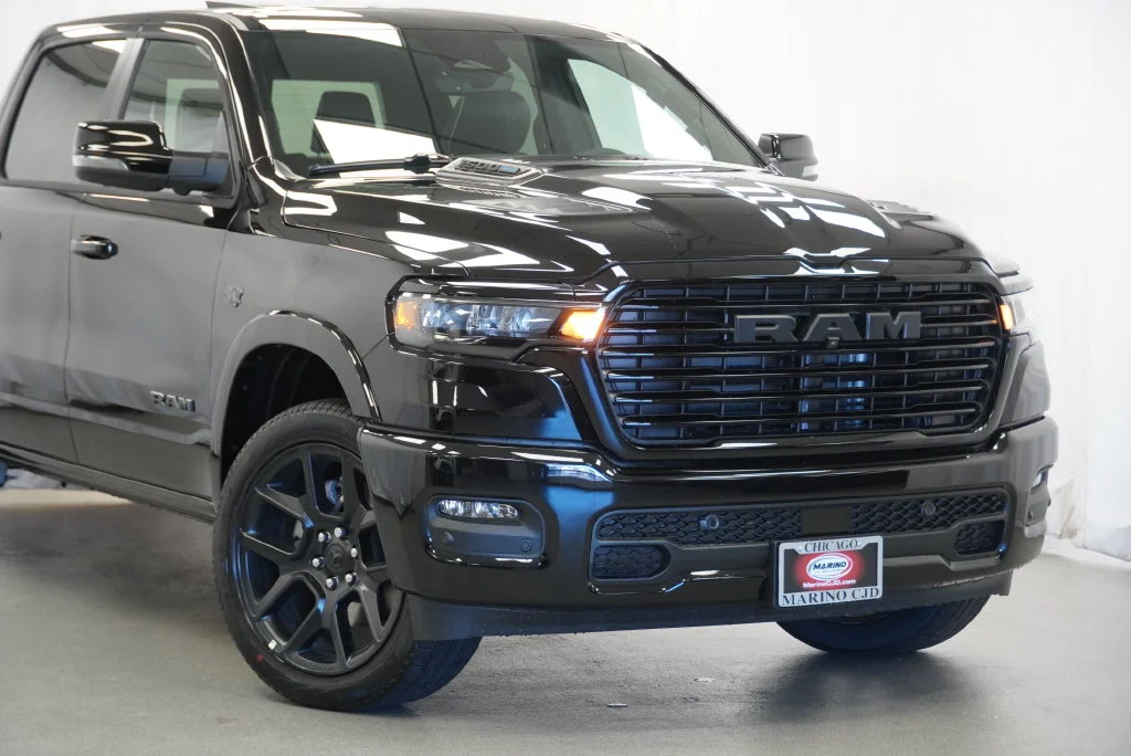 New 2027 Diamond Black Crystal Pearl-Coat Exterior Paint RAM Laramie image 6