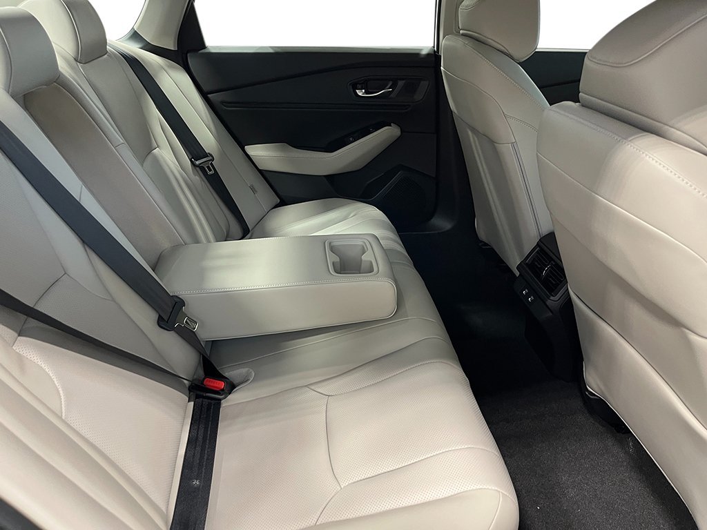 New 2026 Platinum White Pearl Honda Touring image 26
