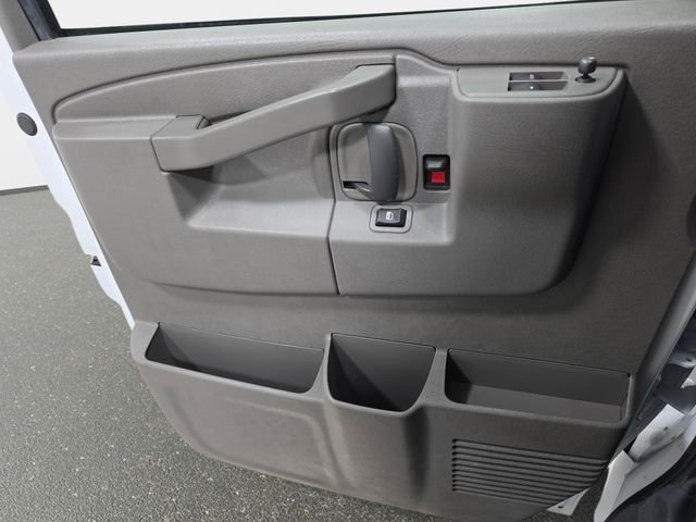 Used 2022 White Chevrolet LT image 24