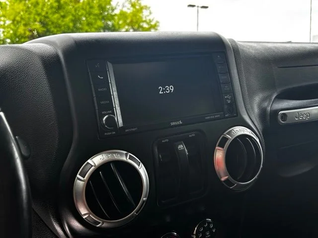 Used 2017 Gray Jeep Freedom Edition image 11
