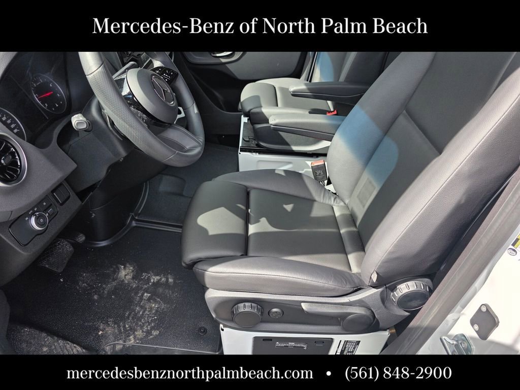 New 2026 Arctic+White Mercedes-Benz  image 38