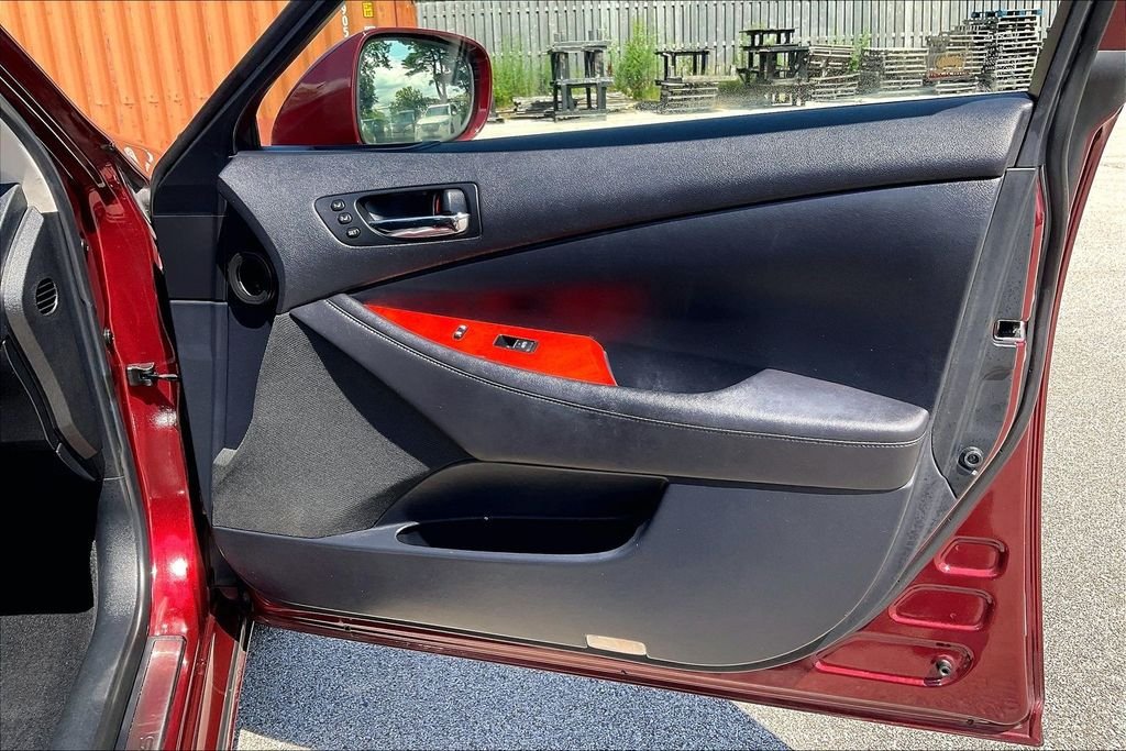 Used 2007 Red Lexus 350 image 23