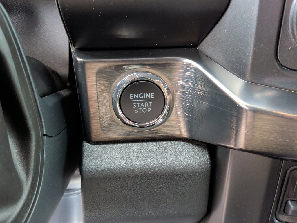 Used 2025 Agate Black Metallic Ford Lariat image 25