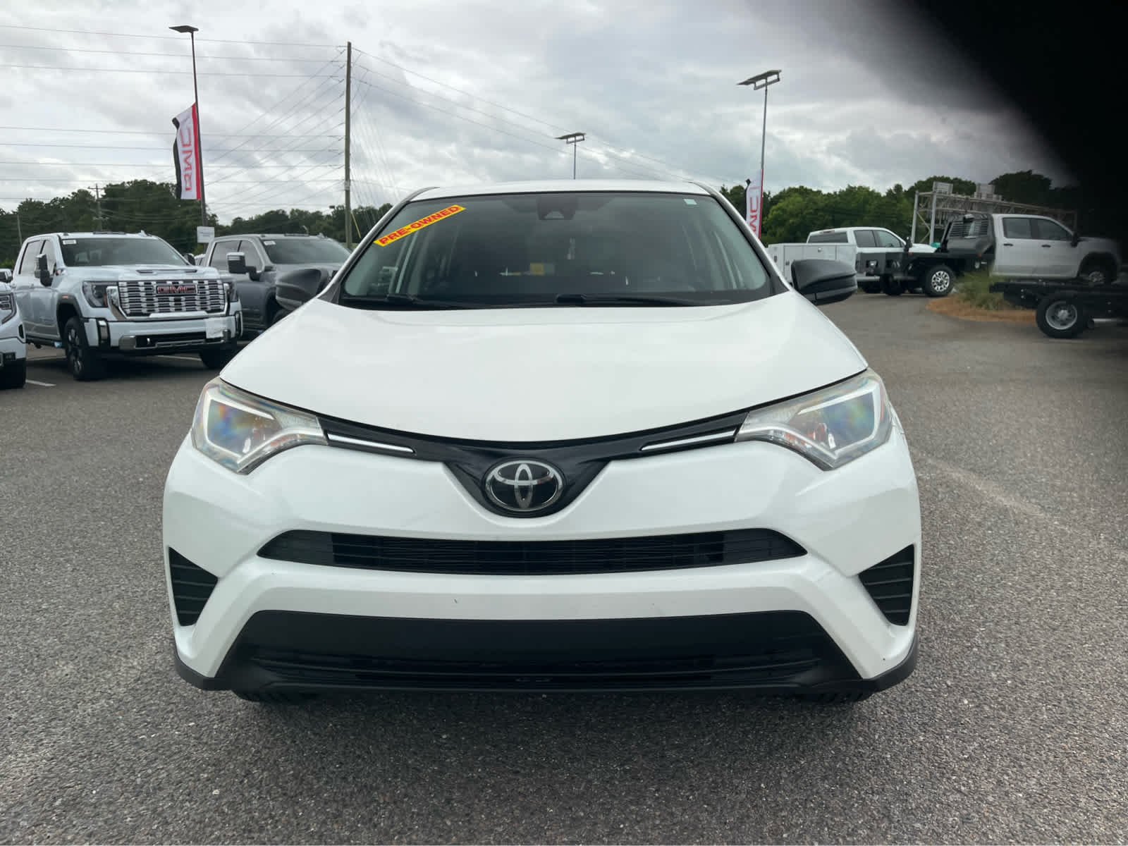 Used 2018 Toyota RAV4 LE with VIN JTMBFREV7JJ235068 for sale in Summerville, SC