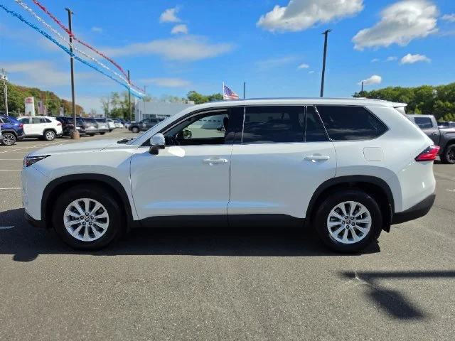 Used 2024 Beige Toyota XLE image 4