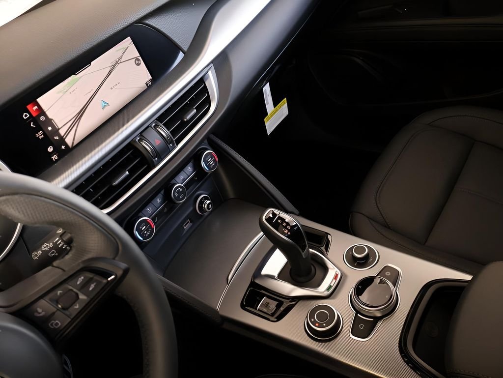 2025 Alfa Romeo Stelvio Base - Photo 21