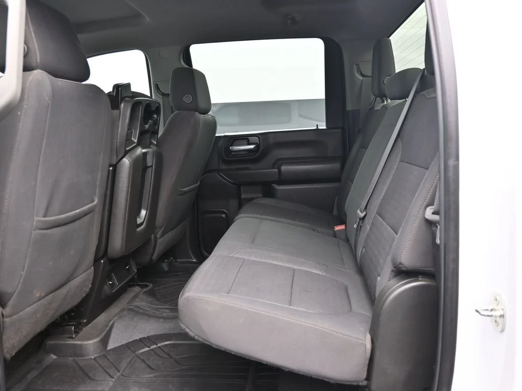 Used 2022 White Chevrolet Custom image 13