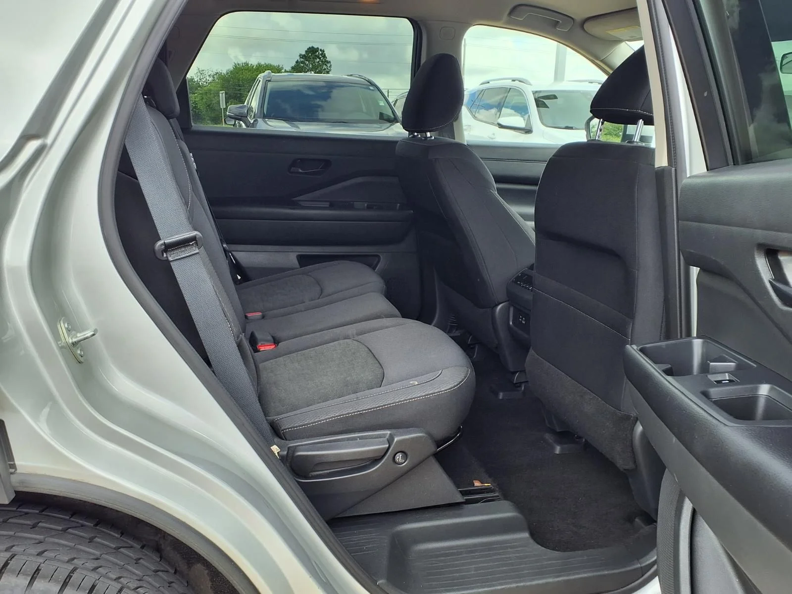 Used 2024 Silver Nissan SV image 8
