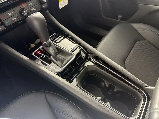 New 2026 White Jeep Latitude image 19
