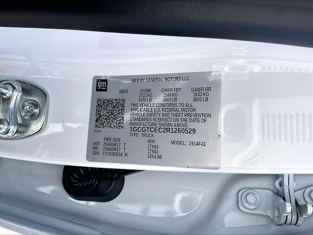 Used 2024 White Chevrolet LT image 31