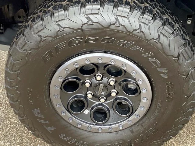 Used 2025 White Metallic Ford Raptor image 32