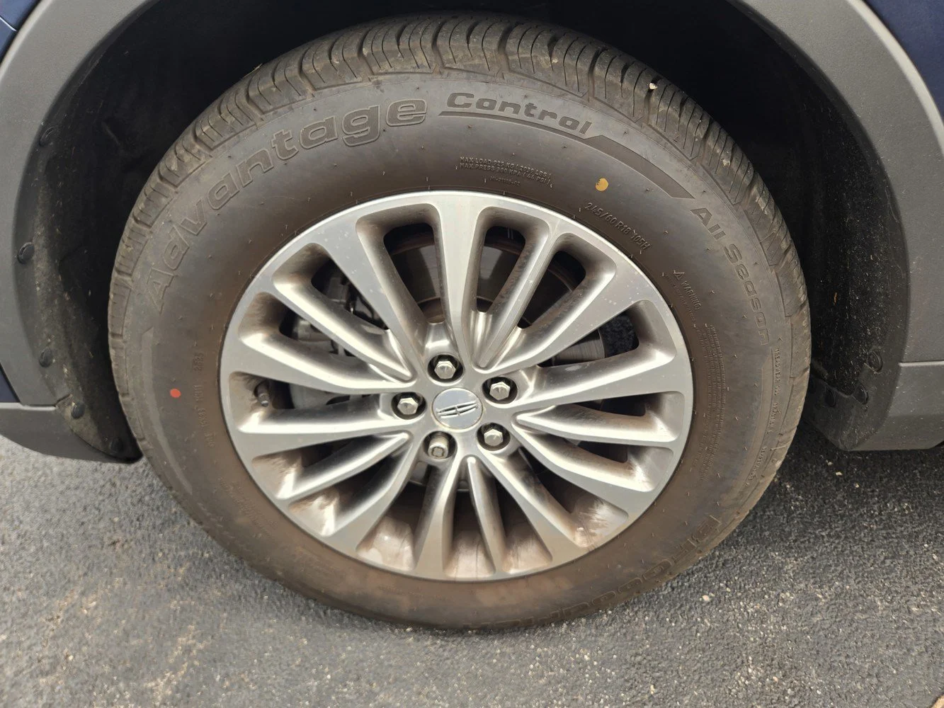 Used 2018 Blue Metallic LINCOLN Select image 46